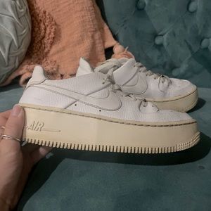 Size 5 Women’s Nike Air Force 1 Sage Low Platform